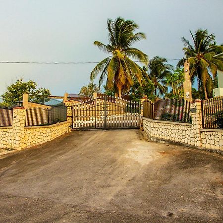 Sunshine Lodge: Your Home Away From Home Μοντέγκο Μπέυ Εξωτερικό φωτογραφία