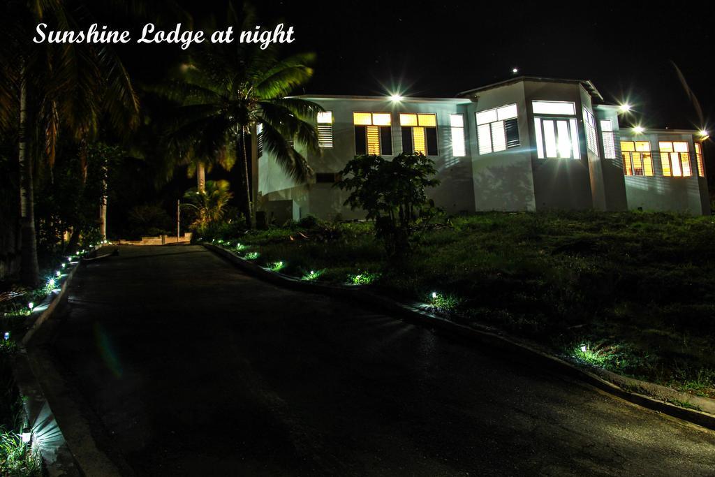 Sunshine Lodge: Your Home Away From Home Μοντέγκο Μπέυ Εξωτερικό φωτογραφία