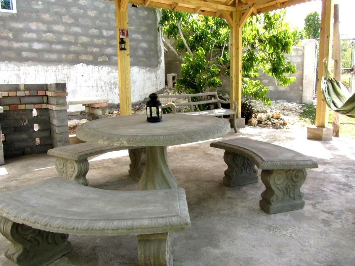 Sunshine Lodge: Your Home Away From Home Μοντέγκο Μπέυ Εξωτερικό φωτογραφία